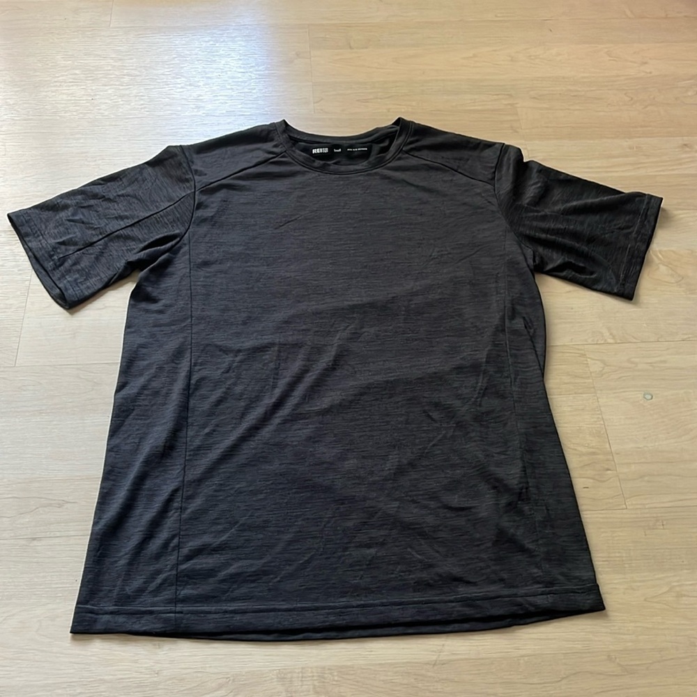 REI Coop Men’s Performance T Shirt Small Short Sleeve Running Hiking Trail Gray